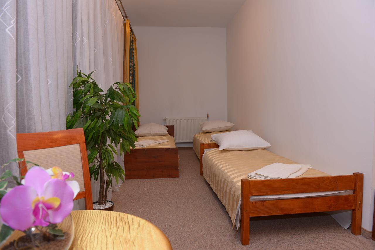Hotel Pod Debami Terespol Eksteriør billede