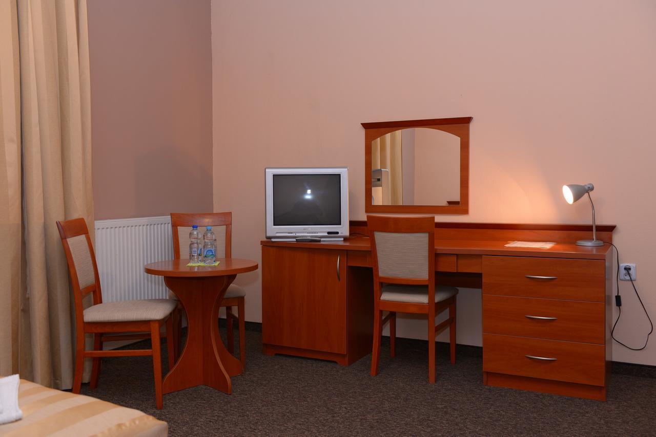 Hotel Pod Debami Terespol Eksteriør billede